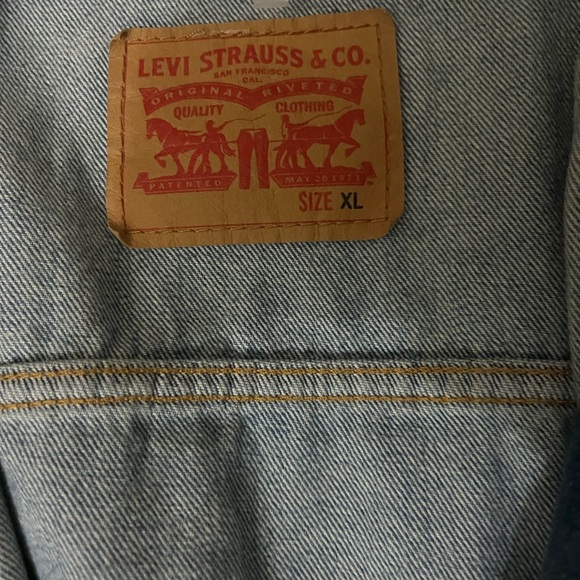 #DISTRESSED DENIM #LEVI #JEAN JACKET - Picture 4 of 4